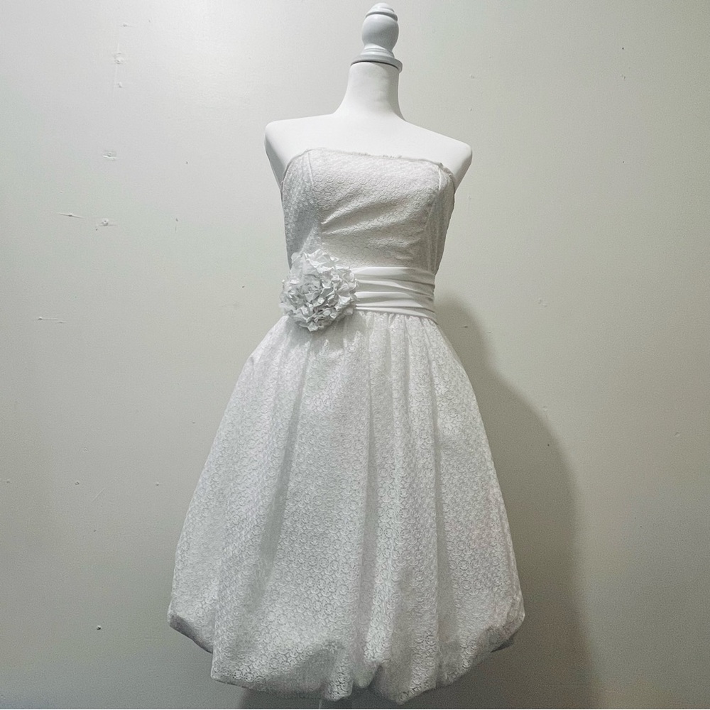 Galena Elegant White Eyelet Dress with Flower Sz: 6